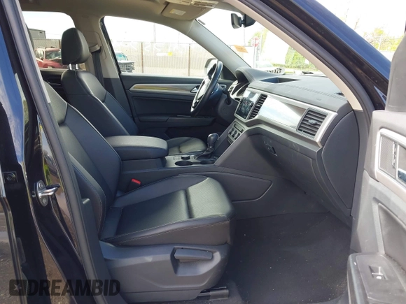2019 Volkswagen Atlas SE with VIN 1V2UR2CA3KC613611, listed as a IAAI auction lot 42135382 with 62,514 mi miles and . Bid and sale history available at DreamBid. Image 5.