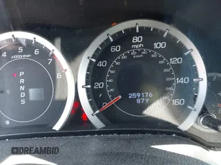 2013 Acura TSX z VIN JH4CU2F44DC000884, wystawiony jako IAAI lot #42507404 z przebiegiem 259 176 mil mil oraz . Historia ofert i sprzedaży dostępna na DreamBid. Obrazek 7.