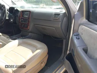 2005 Ford Explorer XLT with VIN 1FMZU73E35UB63135, listed as a IAAI auction lot 42704478 with 294,831 mi miles and . Bid and sale history available at DreamBid. Image 5.