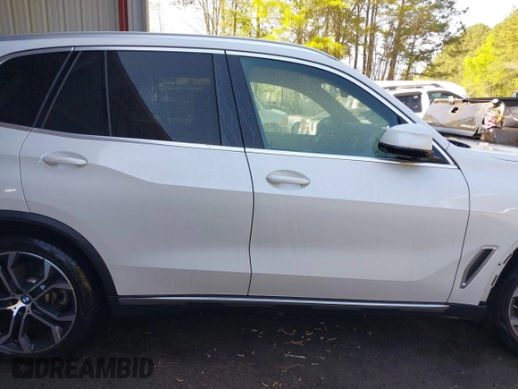 2022 BMW X5 xDrive40i with VIN 5UXCR6C03N9L92409, listed as a IAAI auction lot 42012166 with 40,947 mi miles and . Bid and sale history available at DreamBid. Image 13.