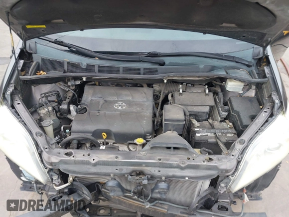 2011 Toyota Sienna XLE AAS with VIN 5TDYK3DC1BS136012, listed as a IAAI auction lot 41869637 with 231,418 mi miles. Bid and sale history available at carsss.com. Image 10.