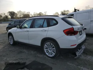 2015 BMW X1 sDrive28i z VIN WBAVM1C5XFV318188, wystawiony jako Copart lot #51543865 z przebiegiem 97 497 mil mil oraz Szkoda całkowita • Salvage title. Historia ofert i sprzedaży dostępna na DreamBid. Obrazek 2.