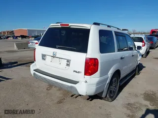 2004 Honda Pilot EX with VIN 2HKYF185X4H592684, listed as a IAAI auction lot 41649752 with 1 mi miles. Bid and sale history available at carsss.com. Image 4.