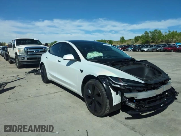 2025 Tesla Model 3 Long Range z VIN 5YJ3E1EA0SF931348, wystawiony jako Copart lot #57074935 z przebiegiem 2 153 mil mil oraz Szkoda całkowita • Salvage title. Historia ofert i sprzedaży dostępna na DreamBid. Obrazek 14.