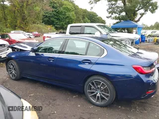 2020 BMW 3 Series 330i xDrive with VIN 3MW5R7J00L8B36008, listed as a IAAI auction lot 40459958 with 32,465 mi miles. Bid and sale history available at carsss.com. Image 15.
