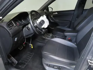 2020 Volkswagen Tiguan SE z VIN 3VV3B7AXXLM154326, wystawiony jako Copart lot #59328395 z przebiegiem 62 793 mil mil oraz Czysty tytuł • Clean title. Historia ofert i sprzedaży dostępna na DreamBid. Obrazek 9.
