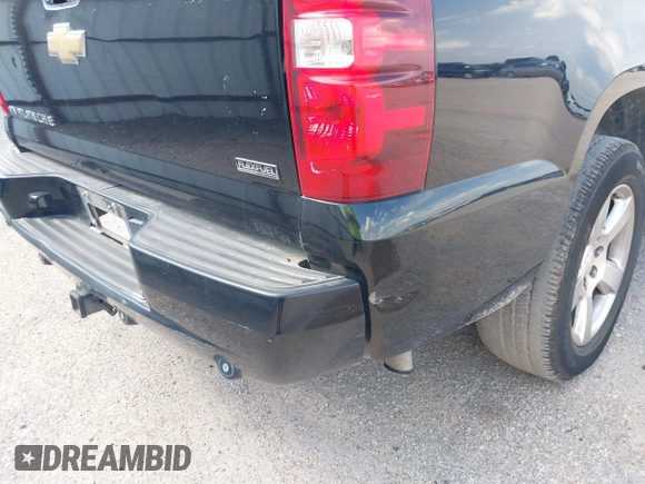 2011 Chevrolet Avalanche LS with VIN 3GNMCEE06BG288756, listed as a IAAI auction lot 42094856 with 229,826 mi miles and . Bid and sale history available at DreamBid. Image 17.
