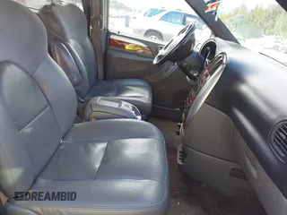 2005 Chrysler Town & Country Limited with VIN 2C8GP64L35R116970, listed as a IAAI auction lot 41764352 with 261,044 mi miles. Bid and sale history available at carsss.com. Image 5.