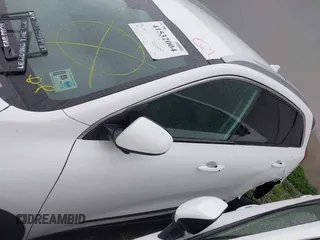 2017 Kia Niro FE with VIN KNDCB3LC2H5085064, listed as a IAAI auction lot 41532004 with 147,057 mi miles. Bid and sale history available at carsss.com. Image 15.