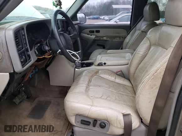 2000 Chevrolet Suburban LT with VIN 3GNFK16T2YG186019, listed as a Copart auction lot 80008534 with 260,589 mi miles and Clean Title. Bid and sale history available at carsss.com. Image 7.