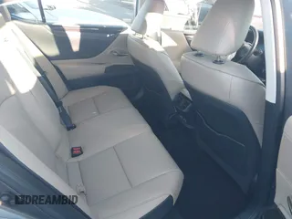 2021 Lexus ES 300h z VIN 58ADA1C1XMU001121, wystawiony jako IAAI lot #41815984 z przebiegiem 66 590 mil mil oraz . Historia ofert i sprzedaży dostępna na DreamBid. Obrazek 8.