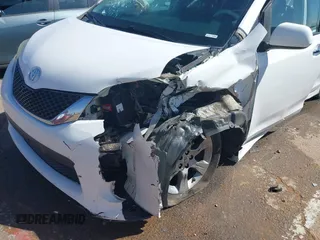 2014 Toyota Sienna SE with VIN 5TDXK3DC1ES417081, listed as a IAAI auction lot 41850444 with 173,545 mi miles. Bid and sale history available at carsss.com. Image 6.