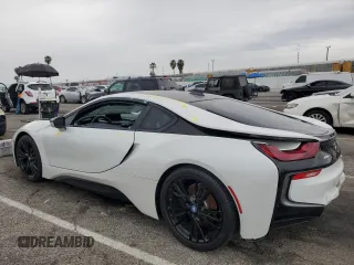 2016 BMW i8 z VIN WBY2Z2C55GV675128, wystawiony jako Copart lot #44595154 z przebiegiem 80 710 mil mil oraz . Historia ofert i sprzedaży dostępna na DreamBid. Obrazek 2.