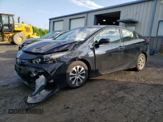 2020 Toyota Prius LE z VIN JTDKARFP6L3139986, wystawiony jako Copart lot #60353805 z przebiegiem 102 316 mil mil oraz Szkoda całkowita • Salvage title. Historia ofert i sprzedaży dostępna na DreamBid. Obrazek 1.