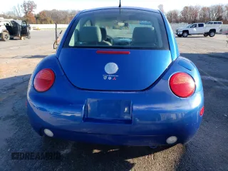 2004 Volkswagen New Beetle Coupe GLS with VIN 3VWCK31C84M416945, listed as a Copart auction lot 82093044 with 110,090 mi miles and Salvage Title. Bid and sale history available at carsss.com. Image 6.