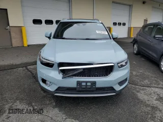 2019 Volvo XC40 Momentum with VIN YV4162XZ8K2019466, listed as a Copart auction lot 58828695 with 81,211 mi miles and Clean title. Bid and sale history available at DreamBid. Image 5.