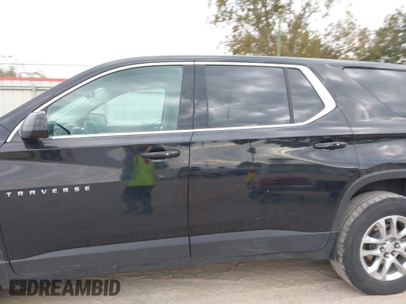 2021 Chevrolet Traverse LS z VIN 1GNERFKW1MJ103824, wystawiony jako IAAI lot #40975072 z przebiegiem 110 013 mil mil oraz . Historia ofert i sprzedaży dostępna na DreamBid. Obrazek 15.