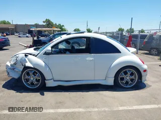 1999 Volkswagen Beetle GLS with VIN 3VWCC21C9XM451389, listed as a IAAI auction lot 42542673 with 162,062 mi miles and . Bid and sale history available at DreamBid. Image 14.