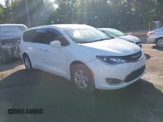 2020 Chrysler Pacifica Touring with VIN 2C4RC1FG4LR135808, listed as a IAAI auction lot 42553096 with 152,942 mi miles and . Bid and sale history available at DreamBid. Image 1.