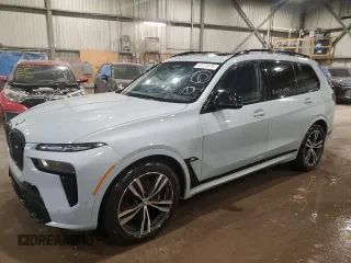 2024 BMW X7 M60i z VIN 5UX33EM0XR9S46475, wystawiony jako Copart lot #53774875 z przebiegiem 16 840 mil mil oraz Czysty tytuł • Clean title. Historia ofert i sprzedaży dostępna na DreamBid. Obrazek 1.