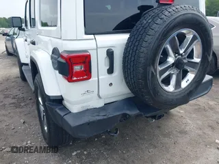 2020 Jeep Wrangler Unlimited Sahara с VIN 1C4HJXEN3LW243588, выставлен на аукционе IAAI как лот 42289351 с пробегом 67 825 миль миль и . История ставок и продаж доступна на DreamBid. Изображение 6.