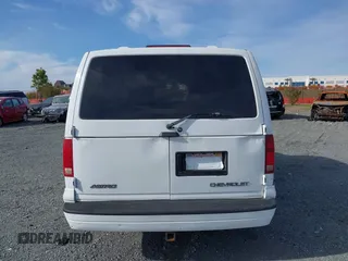 2005 Chevrolet Astro with VIN 1GNDM19X25B113690, listed as a IAAI auction lot 41758764 with Not Provided miles. Bid and sale history available at carsss.com. Image 16.