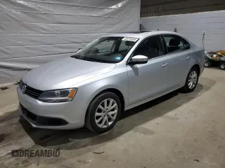 2013 Volkswagen Jetta SE z VIN 3VWDX7AJ4DM359557, wystawiony jako Copart lot #52078505 z przebiegiem 146 339 mil mil oraz Szkoda całkowita • Salvage title. Historia ofert i sprzedaży dostępna na DreamBid. Obrazek 1.