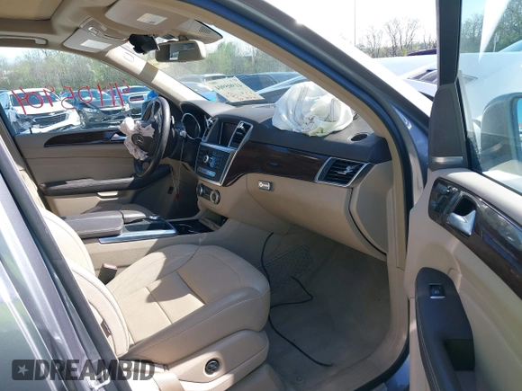 2012 Mercedes-Benz M ML 350 with VIN 4JGDA5HB3CA029777, listed as a IAAI auction lot 41905904 with 64,588 mi miles. Bid and sale history available at carsss.com. Image 5.