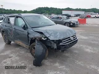 2024 Volkswagen Tiguan S с VIN 3VVFB7AX2RM045431, выставлен на аукционе IAAI как лот 42402430 с пробегом 4 114 миль миль и . История ставок и продаж доступна на DreamBid. Изображение 1.