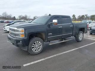 2015 Chevrolet Silverado 2500HD Built After Aug 14 High Country with VIN 1GC1KXE84FF536963, listed as a IAAI auction lot 41439878 with 191,471 mi miles. Bid and sale history available at carsss.com. Image 17.