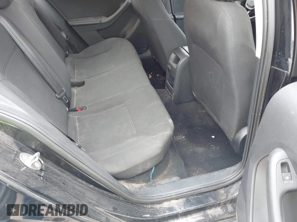 2015 Volkswagen Jetta SE с VIN 3VWD17AJ0FM268841, выставлен на аукционе IAAI как лот 42175788 с пробегом 110 465 миль миль и . История ставок и продаж доступна на DreamBid. Изображение 8.