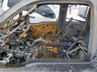 2004 Ford F-350 XL z VIN 1FTSW31P74EB47011, wystawiony jako Copart lot #55512125 z przebiegiem Nie podano mil oraz Nie do naprawy • Non repairable. Historia ofert i sprzedaży dostępna na DreamBid. Obrazek 7.