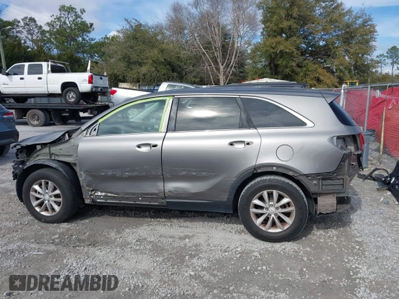 2017 Kia Sorento LX with VIN 5XYPG4A38HG287491, listed as a IAAI auction lot 41460593 with 90,416 mi miles. Bid and sale history available at carsss.com. Image 15.