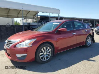 2014 Nissan Altima 2.5 S with VIN 1N4AL3AP4EN200565, listed as a Copart auction lot 52297985 with 123,920 mi miles and Salvage Title. Bid and sale history available at carsss.com. Image 1.