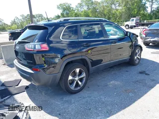2019 Jeep Cherokee Limited z VIN 1C4PJLDX5KD487535, wystawiony jako IAAI lot #42263873 z przebiegiem 51 345 mil mil oraz . Historia ofert i sprzedaży dostępna na DreamBid. Obrazek 4.
