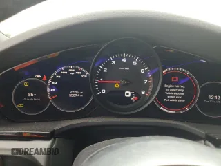 2023 Porsche Cayenne z VIN WP1BA2AY7PDA25145, wystawiony jako Copart lot #72027384 z przebiegiem 22 207 mil mil oraz Szkoda całkowita • Salvage title. Historia ofert i sprzedaży dostępna na DreamBid. Obrazek 9.