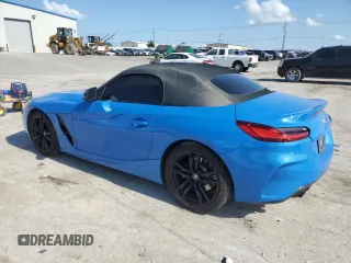 2022 BMW Z4 sDrive30i with VIN WBAHF3C07NWX38541, listed as a Copart auction lot 59938094 with 19,038 mi miles and Salvage Title. Bid and sale history available at carsss.com. Image 2.