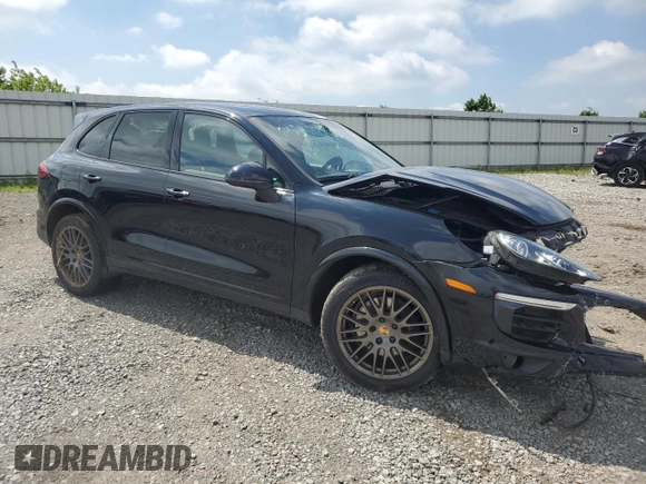 2017 Porsche Cayenne z VIN WP1AA2A20HKA80248, wystawiony jako Copart lot #56482555 z przebiegiem Nie podano mil oraz Szkoda całkowita • Salvage title. Historia ofert i sprzedaży dostępna na DreamBid. Obrazek 4.