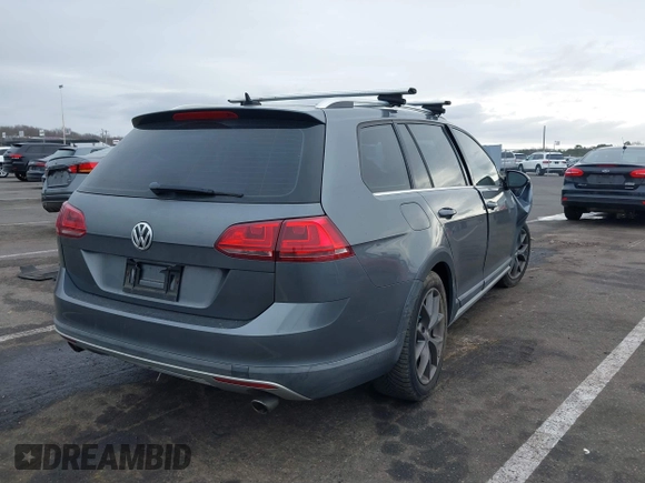 2017 Volkswagen Golf S z VIN 3VWH17AU9HM513277, wystawiony jako IAAI lot #41724269 z przebiegiem 165 315 mil mil oraz . Historia ofert i sprzedaży dostępna na DreamBid. Obrazek 4.