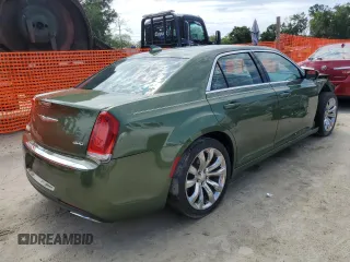 2018 Chrysler 300 Touring L z VIN 2C3CCAAG3JH190982, wystawiony jako Copart lot #54685645 z przebiegiem 125 839 mil mil oraz Szkoda całkowita • Salvage title. Historia ofert i sprzedaży dostępna na DreamBid. Obrazek 3.