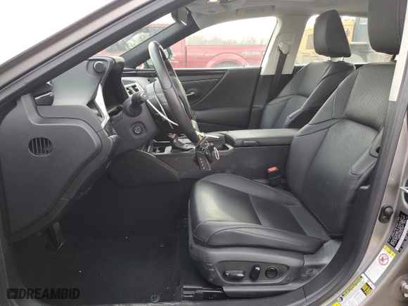 2019 Lexus ES with VIN 58ABZ1B13KU021015, listed as a Copart auction lot 49738615 with 25,636 mi miles and Salvage Title. Bid and sale history available at carsss.com. Image 7.