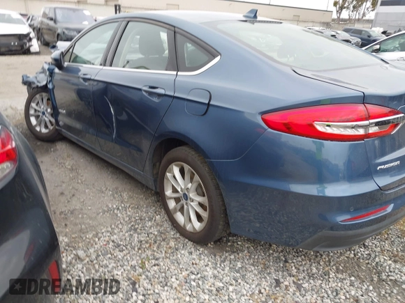 2019 Ford Fusion Hybrid SE with VIN 3FA6P0LU2KR148731, listed as a IAAI auction lot 41776405 with Not Provided miles. Bid and sale history available at carsss.com. Image 3.