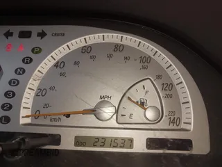 2003 Toyota Camry LE z VIN JTDBF30K930147772, wystawiony jako IAAI lot #41768713 z przebiegiem 231 537 mil mil oraz . Historia ofert i sprzedaży dostępna na DreamBid. Obrazek 7.