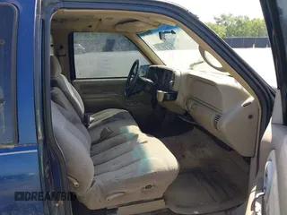 1998 Chevrolet Silverado 1500 with VIN 2GCEC19R6W1164452, listed as a IAAI auction lot 42166798 with 278,026 mi miles and . Bid and sale history available at DreamBid. Image 5.