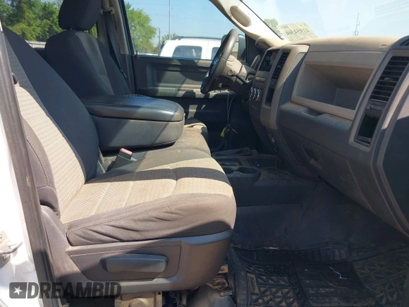 2011 Ram 2500 Big Horn with VIN 3D7UT2CL1BG637932, listed as a IAAI auction lot 41954366 with 260,729 mi miles. Bid and sale history available at carsss.com. Image 5.