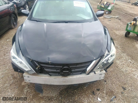 2017 Nissan Altima 2.5 S with VIN 1N4AL3AP1HC269651, listed as a IAAI auction lot 39967876 with 64,047 mi miles. Bid and sale history available at carsss.com. Image 6.