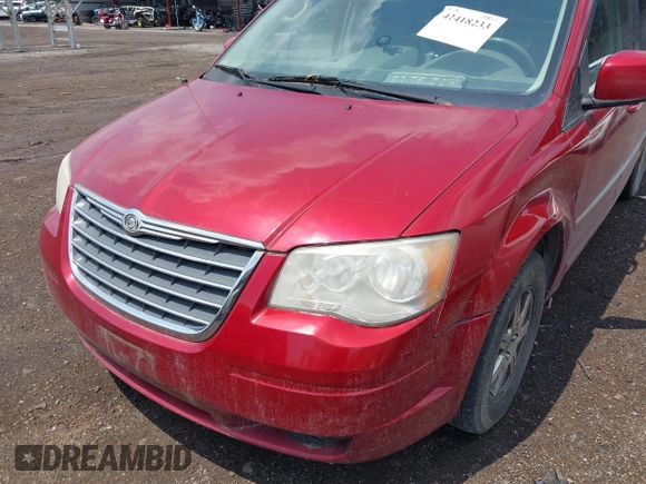 2010 Chrysler Town & Country Touring z VIN 2A4RR5D17AR109036, wystawiony jako IAAI lot #42418233 z przebiegiem 268 578 mil mil oraz . Historia ofert i sprzedaży dostępna na DreamBid. Obrazek 6.