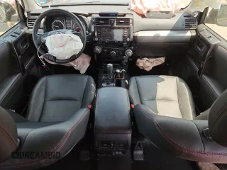 2020 Toyota 4Runner SR5 with VIN JTEBU5JR1L5810893, listed as a Copart auction lot 61157285 with 35,426 mi miles and Salvage title. Bid and sale history available at DreamBid. Image 8.