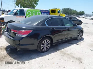 2011 Honda Accord EX z VIN 1HGCP2F74BA118673, wystawiony jako IAAI lot #42154106 z przebiegiem 163 359 mil mil oraz . Historia ofert i sprzedaży dostępna na DreamBid. Obrazek 4.