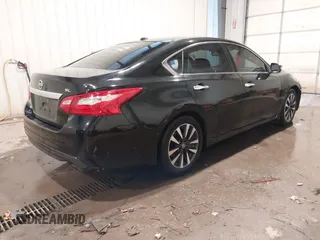 2016 Nissan Altima SR with VIN 1N4AL3AP7GC150890, listed as a IAAI auction lot 41609531 with 86,587 mi miles and . Bid and sale history available at carsss.com. Image 4.